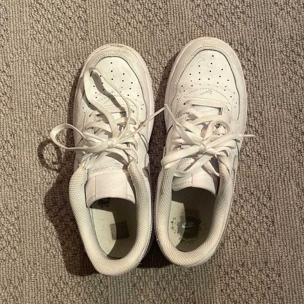 Nike Air Force 1 in white size 5